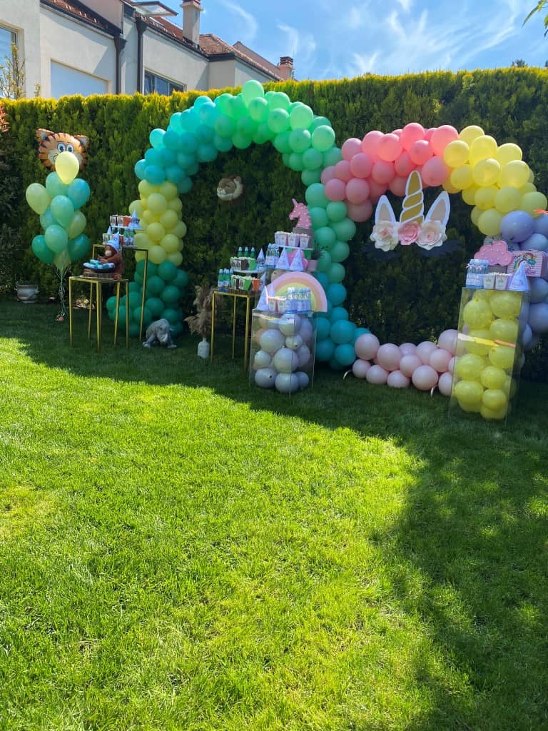 Dekoracije za prvi rođendan balonima